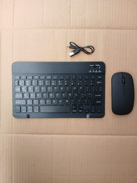 Clavier et souris sans fil compacts