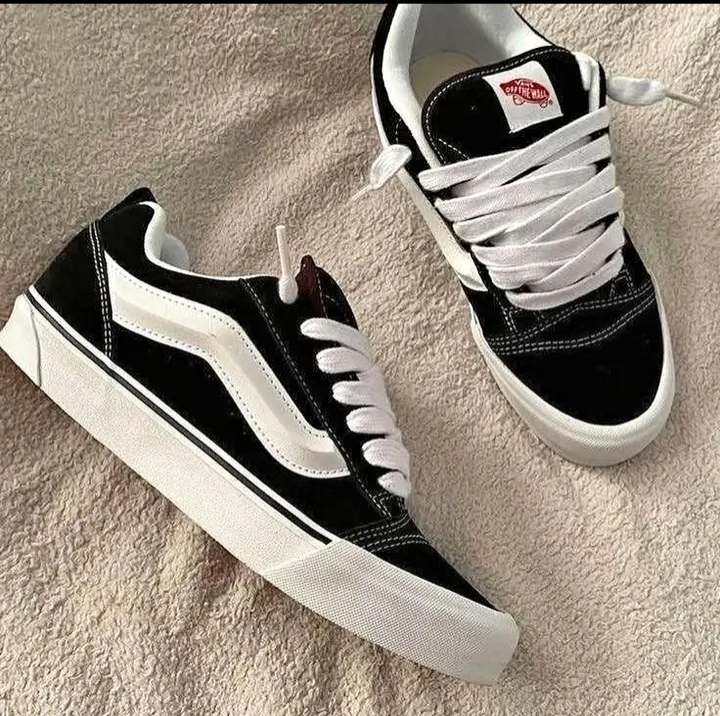Sneakers en cuir noir-blanc