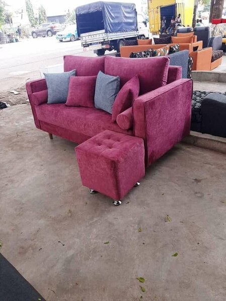 Canapé 03 places avec pouf