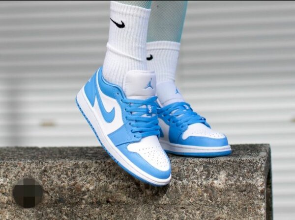 Baskets bleu et blanc sport