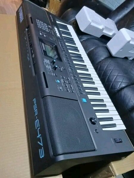 Clavier numérique Yamaha PSR-E473