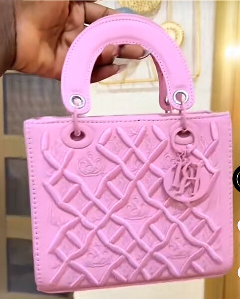 Sac à main rose chic