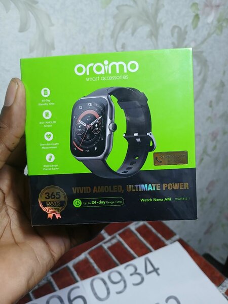 Montre connectée AMOLED Oraimo