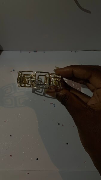 Bracelet doré géométrique élégant