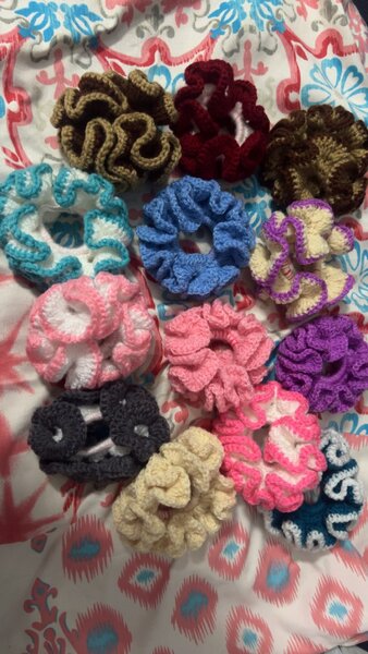 Lot de chouchous crochet colorés