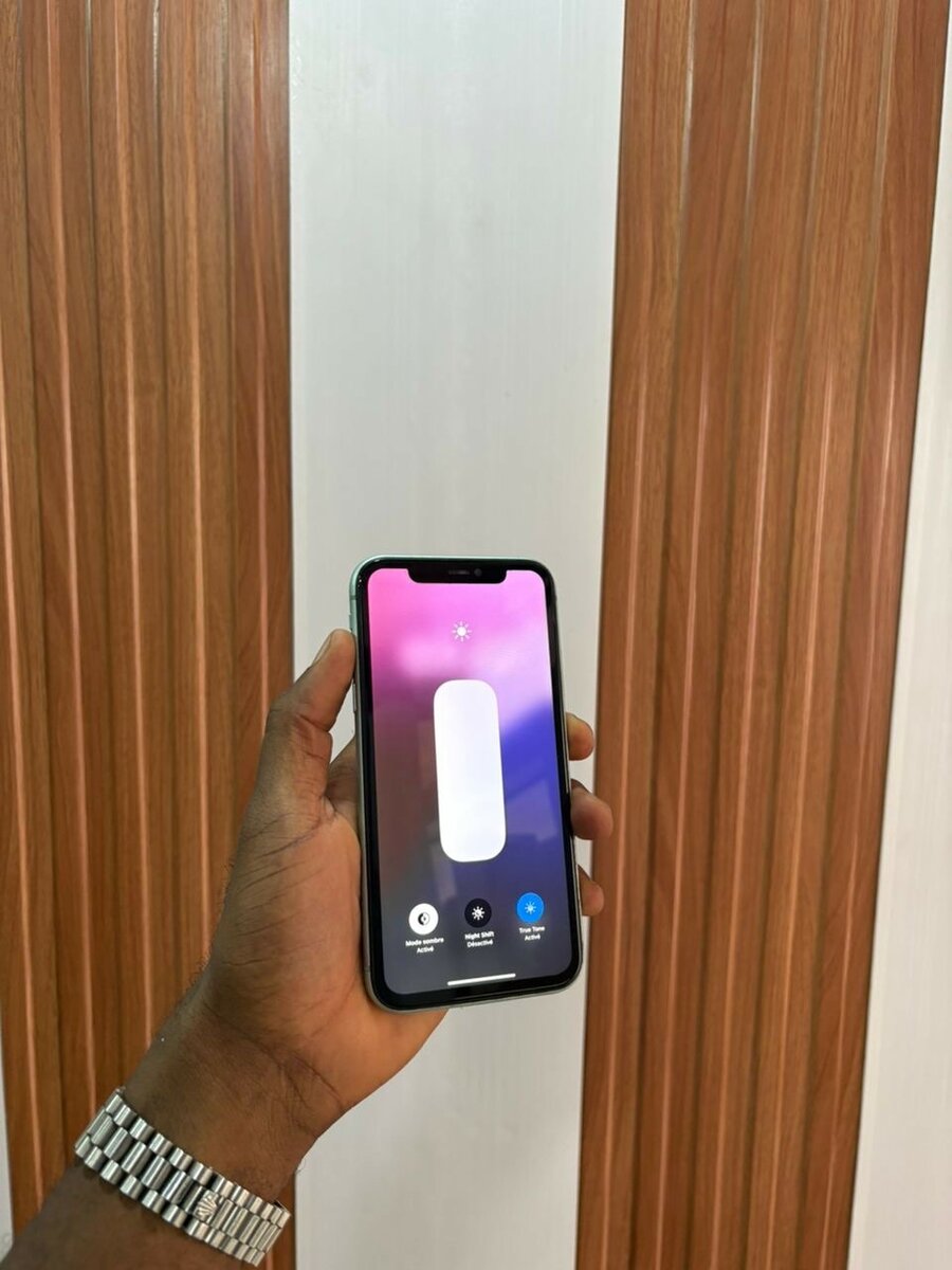 iPhone 11 64 casineuf sans Face ID