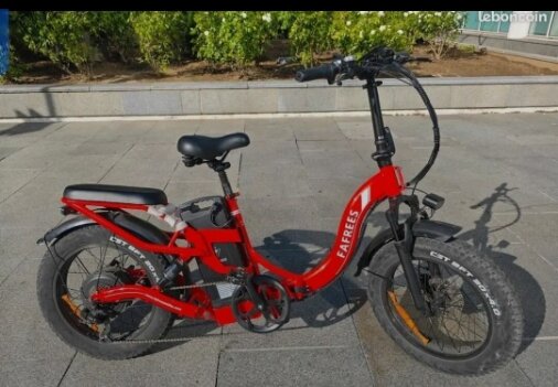 Vélo électrique pliable rouge