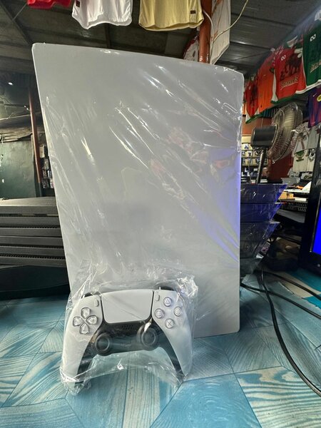 Console PS5 avec manette