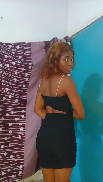 Robe moulante noire élégante