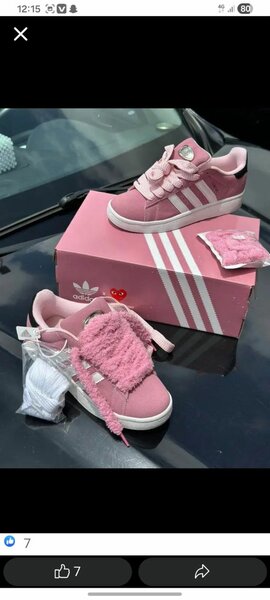 Baskets roses en peluche