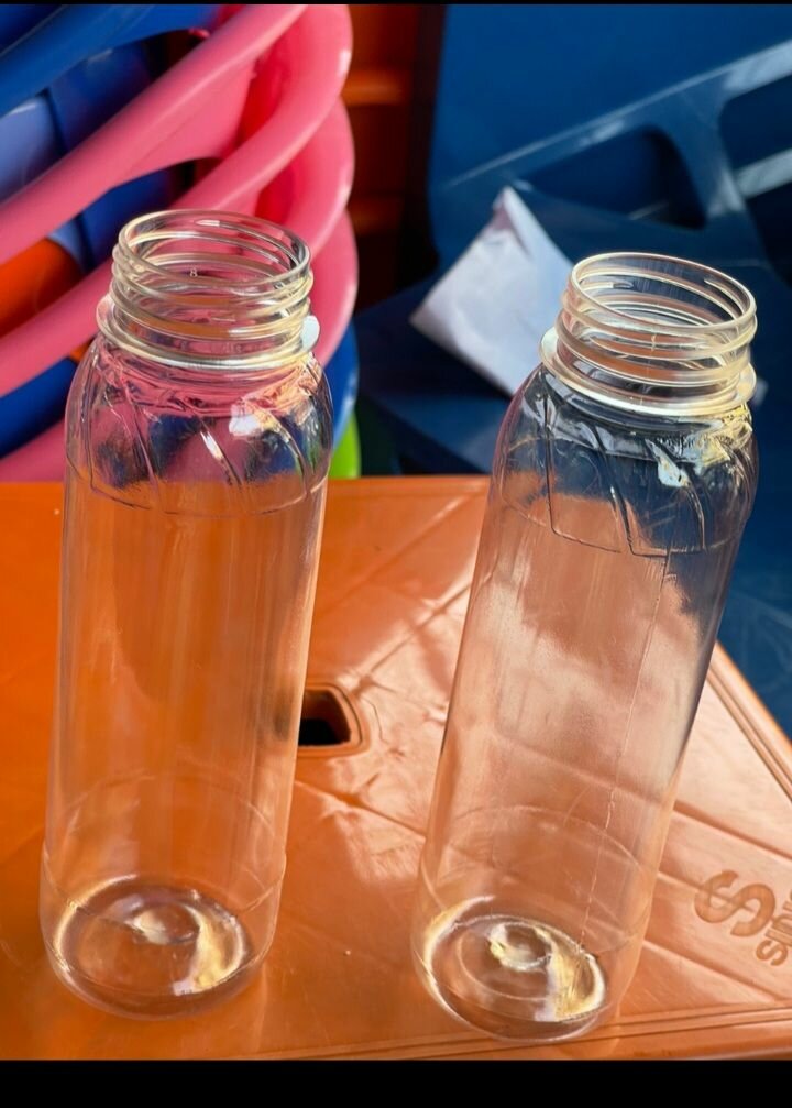 Bouteilles en plastique réutilisables