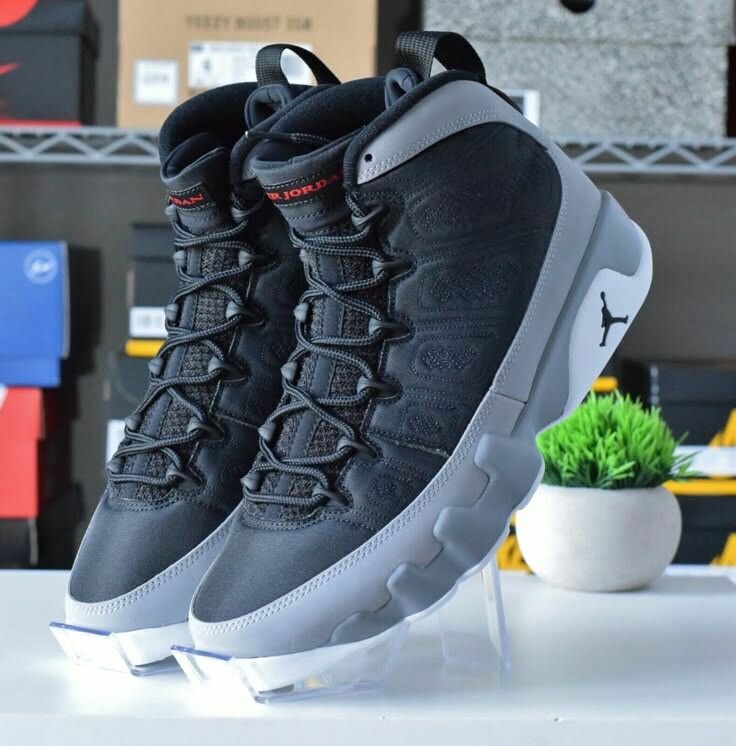 JORDAN 9 RETRO