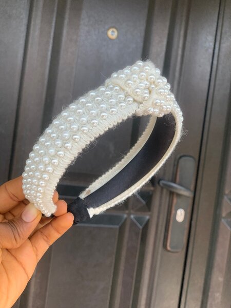 Pearls headwear