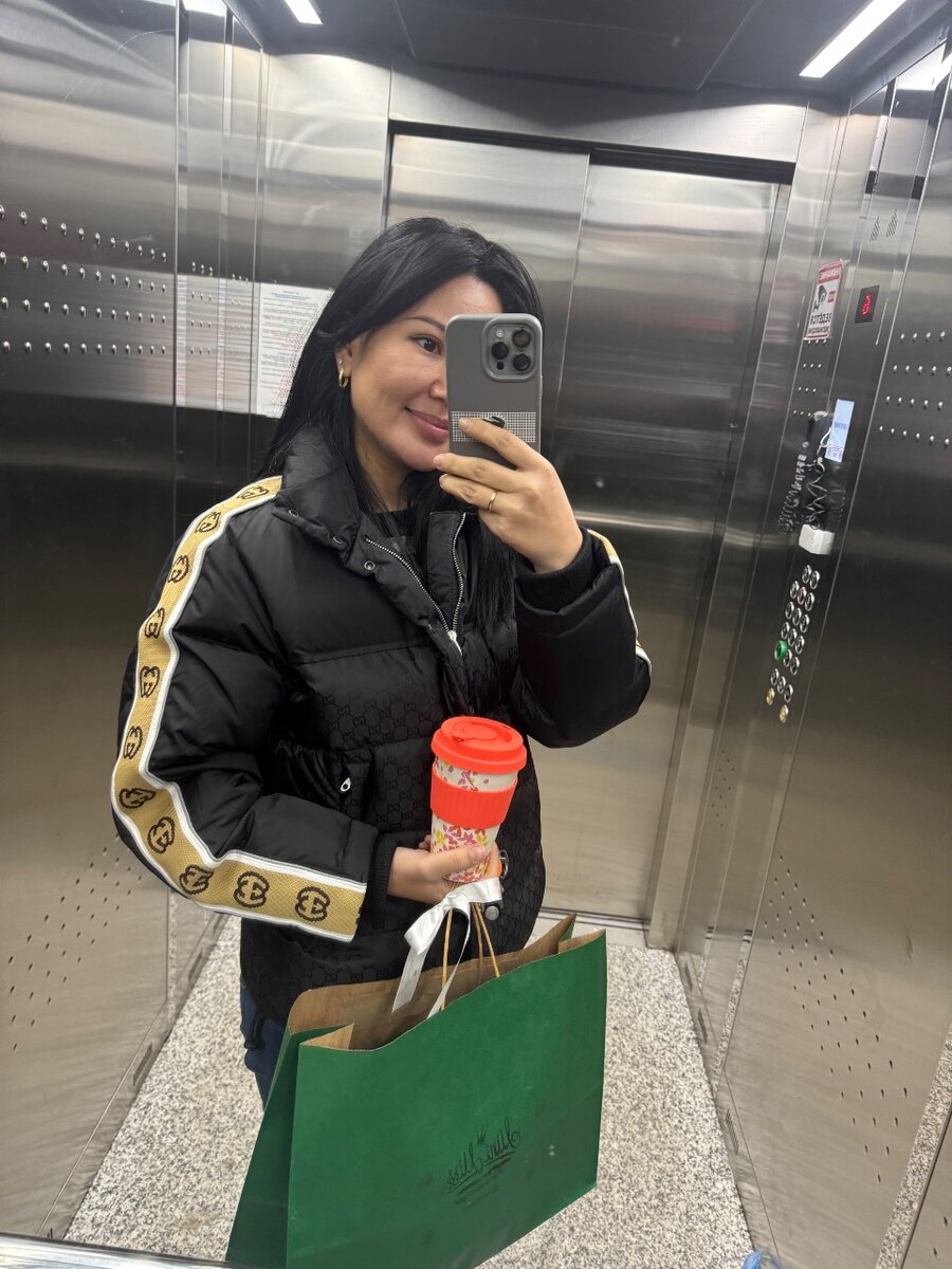 Продаю куртку заказывала дорого