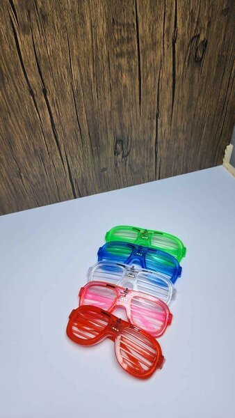 Glow glasses (party)