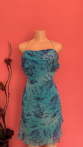 Robe d'été bleue à bretelles