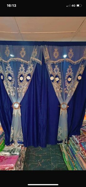 Rideaux élégants bleu brodés