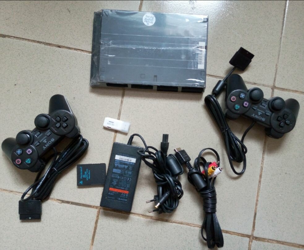 Play 2 slim craquée 20 jeux