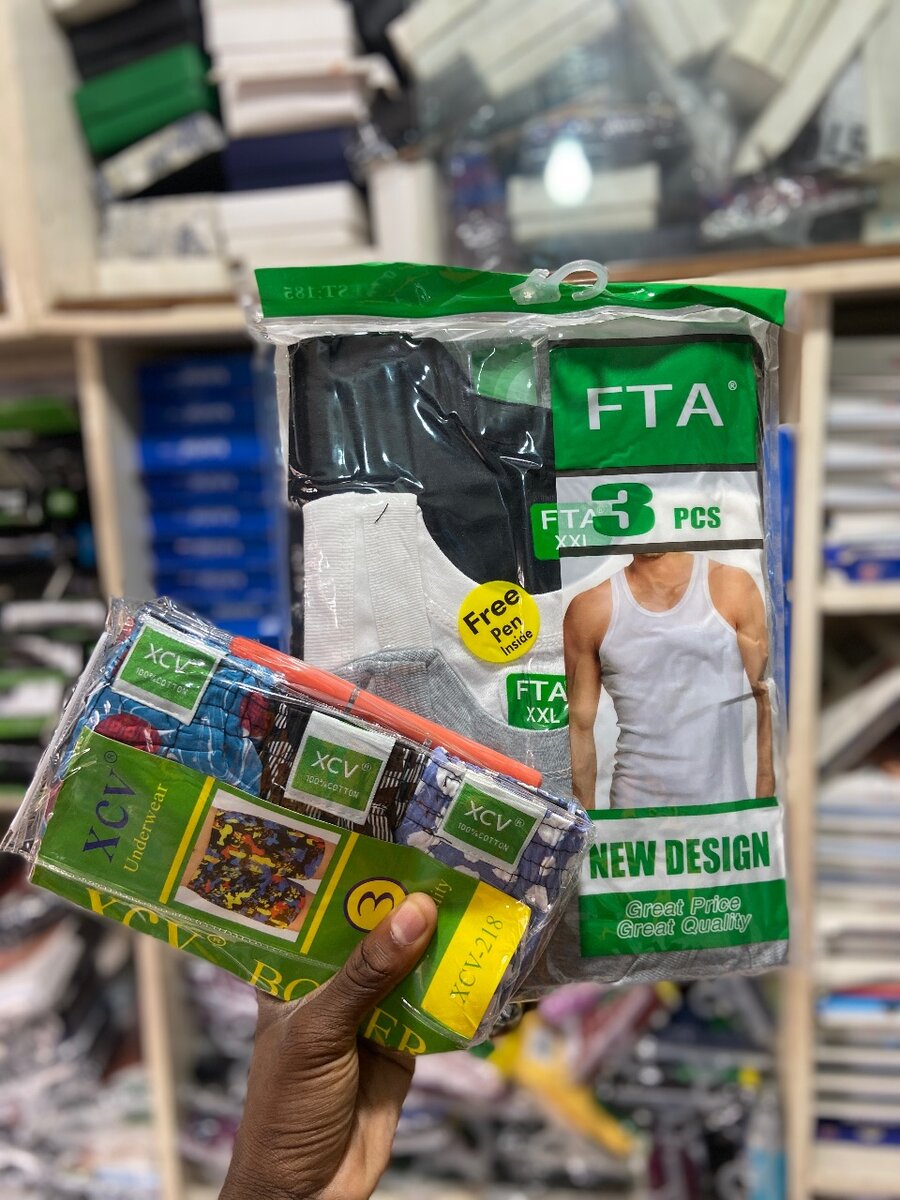 Lot de Débardeurs et chocoto