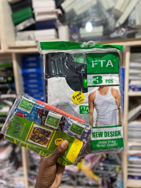 Lot de Débardeurs et chocoto