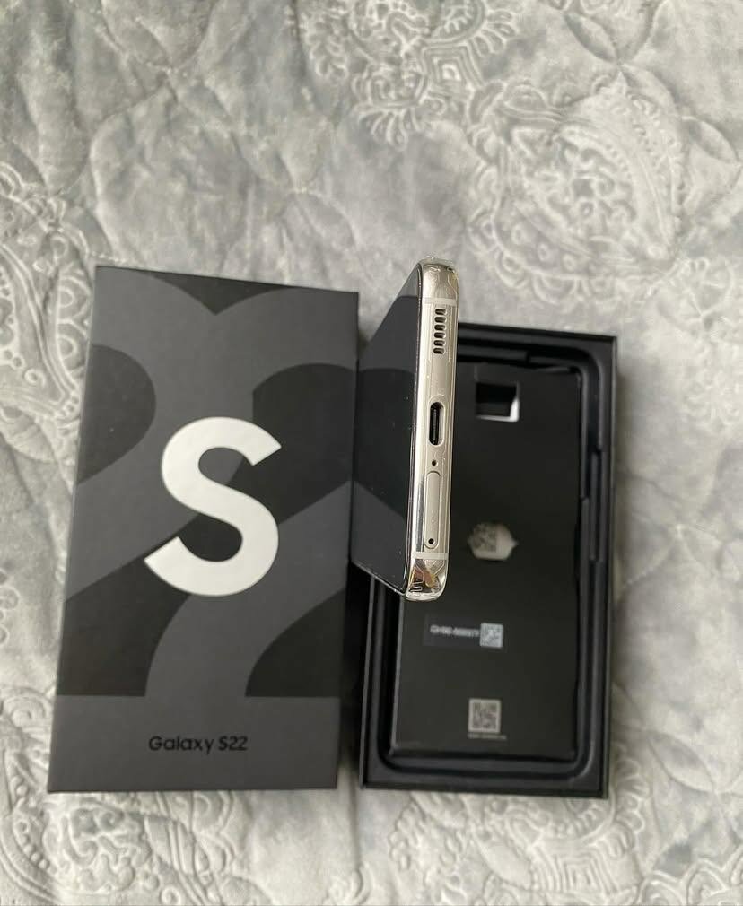 Samsung Galaxy s22 mobile phone