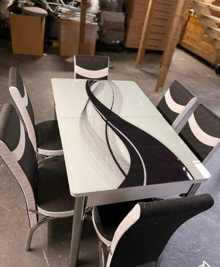 Ensemble Table et Chaises Design