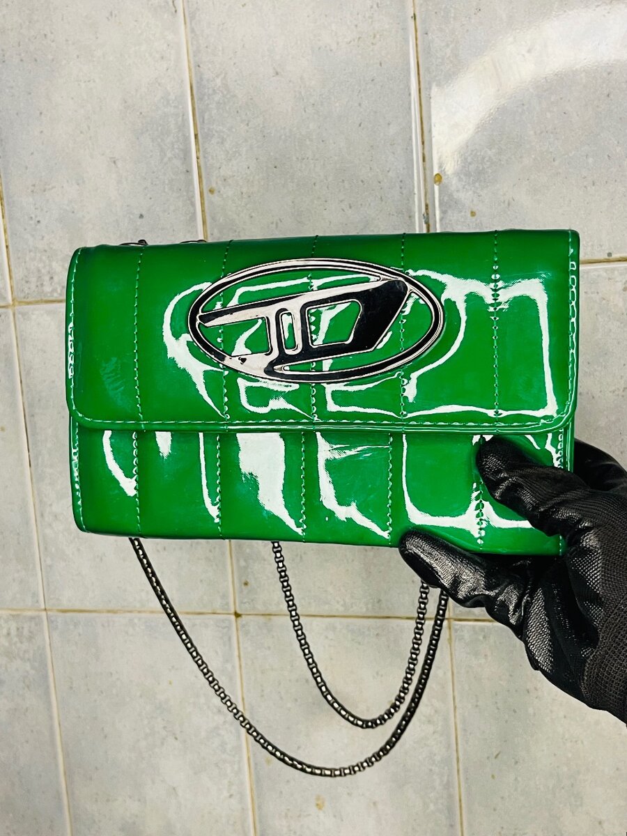 Sac à bandoulière verni chic