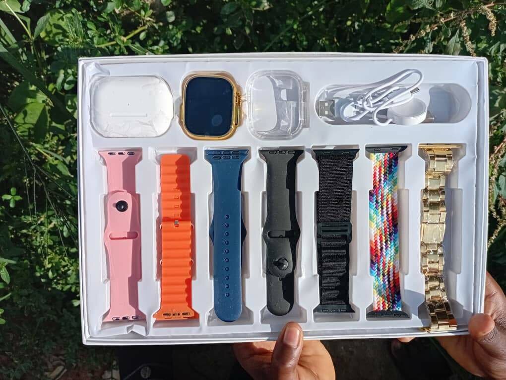 Montre connectée multi-bracelets