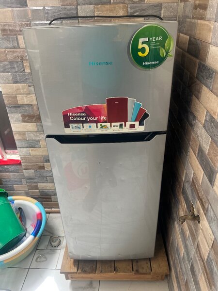 Hisense Top-Freezer Refrigerator