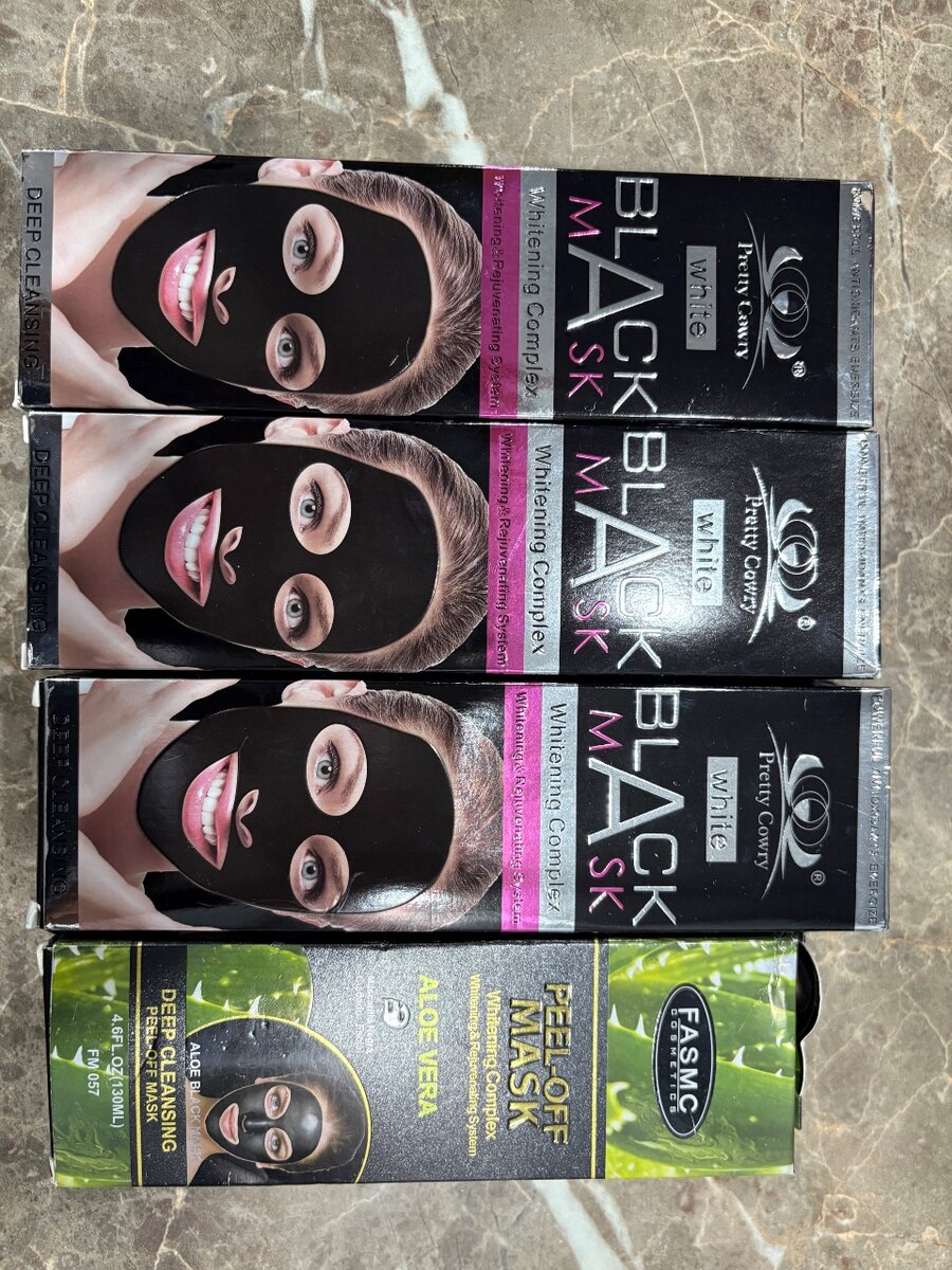 Masque noir de visage