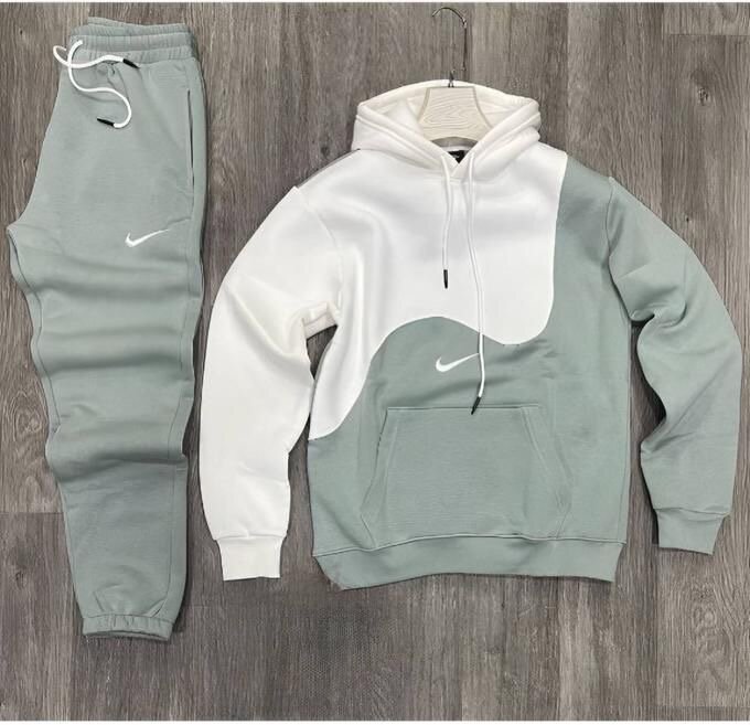 Ensemble de survêtement moderne