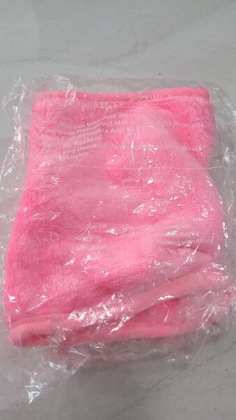 Serviette démaquillante douce