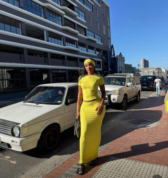 Robe longue jaune élégante