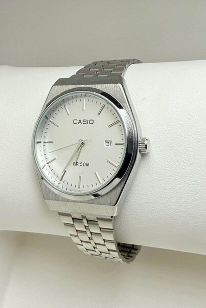 Montre Casio Élégante
