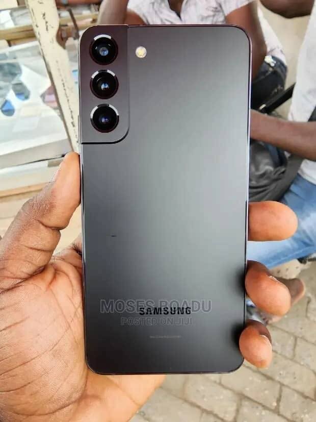 Samsung Galaxy s 22+