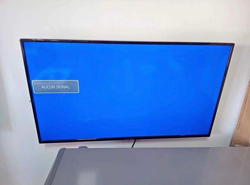 Télévision LED FHD 43 pouces