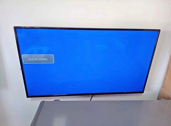 Télévision LED FHD 43 pouces
