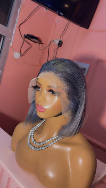 Perruque courte lace front grise