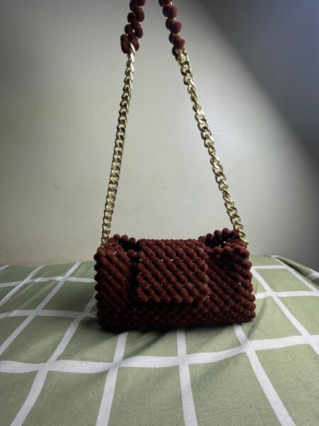 Sac à main perlé élégant