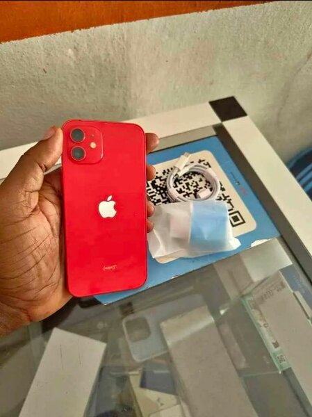 iPhone 12 Rouge Neuf