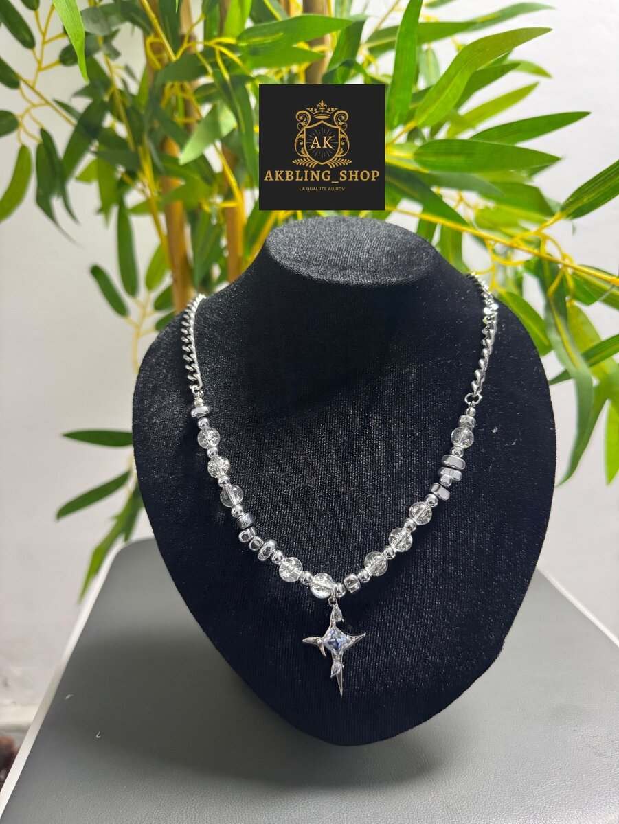 Collier élégant avec pendentif croix