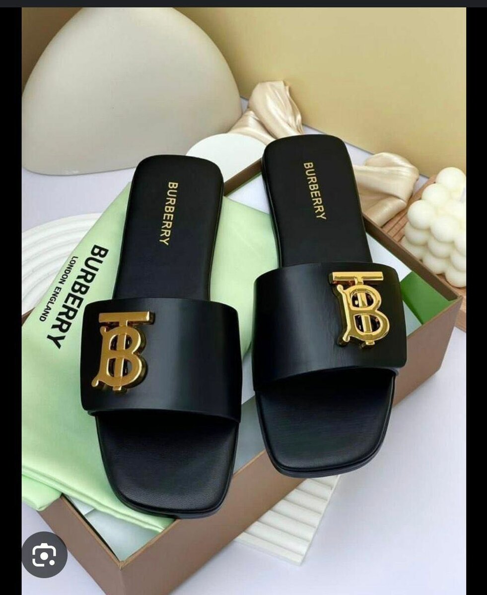Burberry slippers