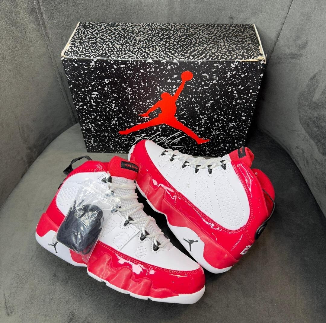 AIR JORDAN 9