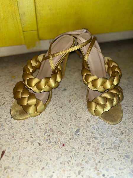 Talon pointu prettylittlething