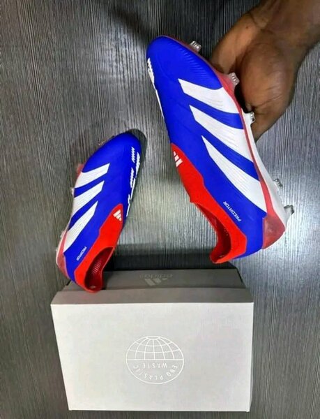 Chaussures de Foot Vibrantes