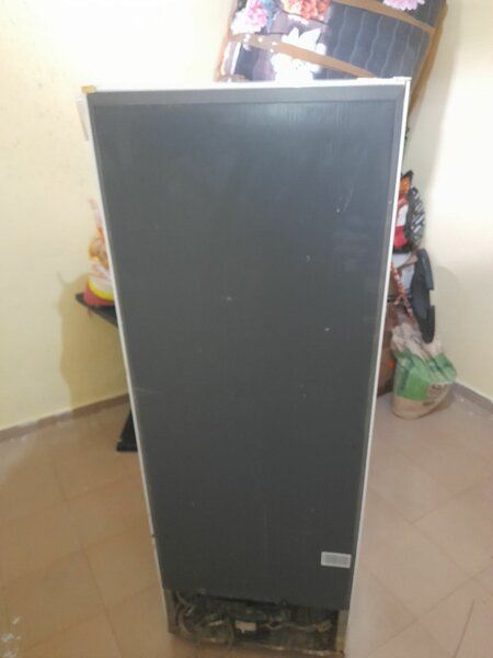 HISENSE 420L