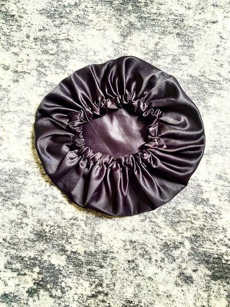 Bonnet Satin noir