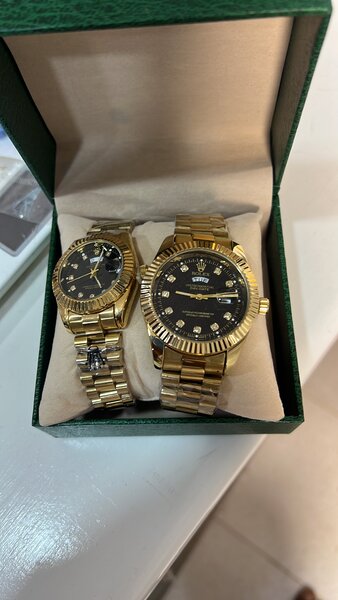 Montres assorties élégantes