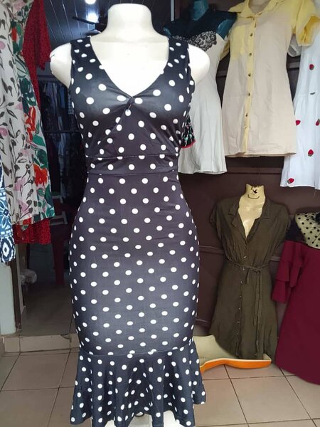 Robe élégante à motifs féminins