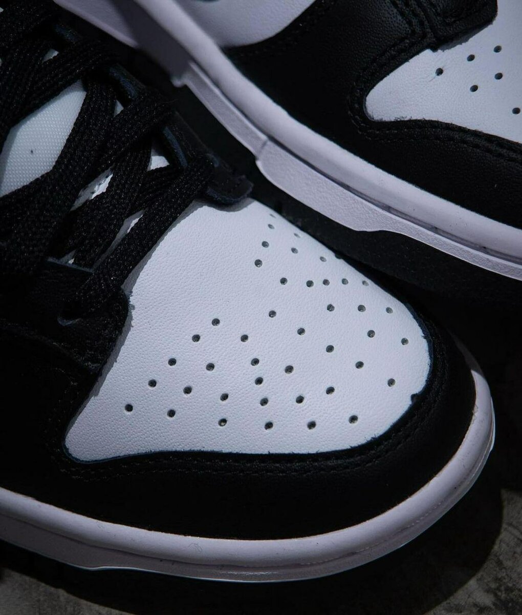 Nike Sneakers Noires et Blanches